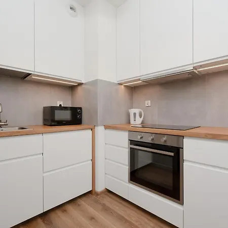 Legnicka With Parking By Renters Appartement *