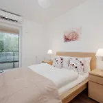 Legnicka With Parking By Renters