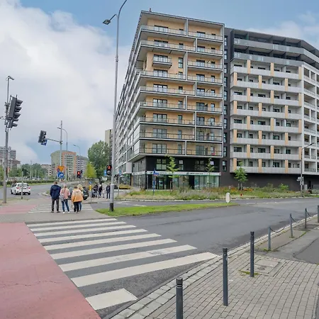 Legnicka With Parking By Renters 弗罗茨瓦夫