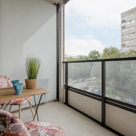 Legnicka With Parking By Renters *