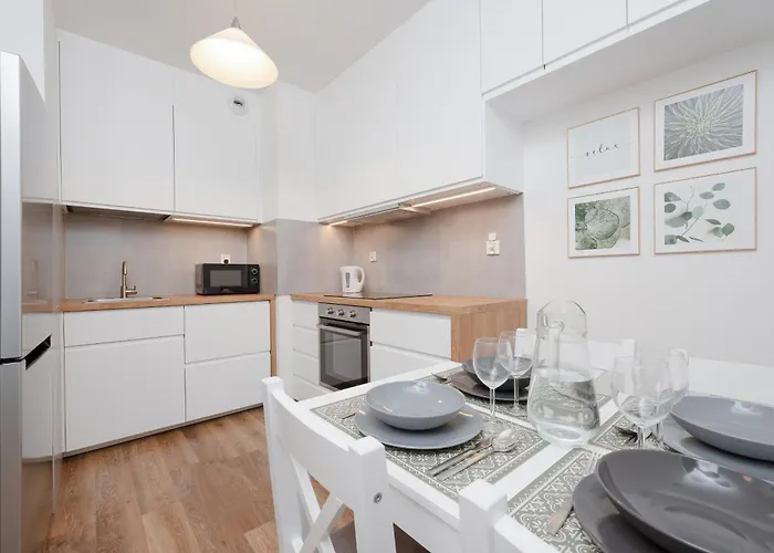 Legnicka With Parking By Renters * Wroclaw