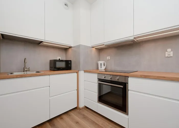 Legnicka With Parking By Renters Lejlighed *